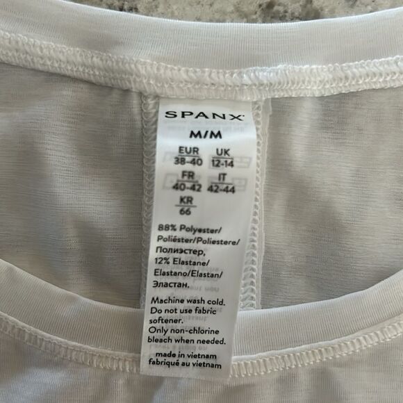 Spanx Women’s Tank Top NWOT White Sz M Rear Splice Hem - Picture 4 of 6